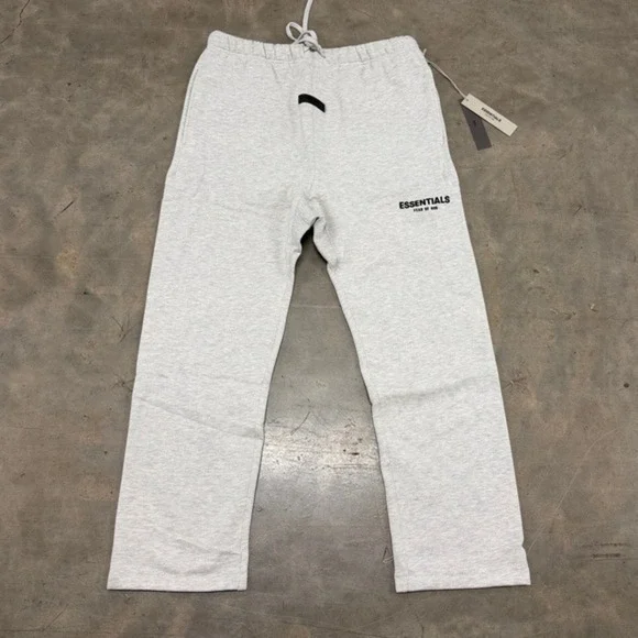 Fear of God Essentials SS22 'Light Oatmeal' Relaxed Sweatpants Size S - Picture 3 of 8